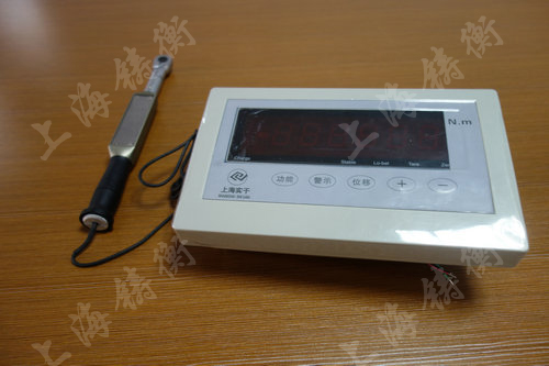 信號(hào)輸出數(shù)顯扭力扳手